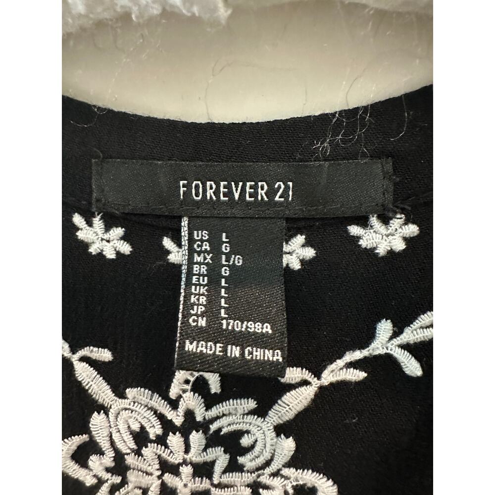 Forever 21 Black Kimono Jacket with White Floral Embroidery - Picture 6 of 6